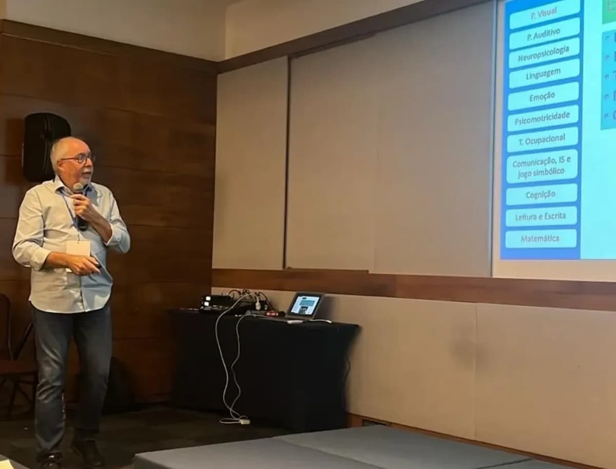 PROF. DOUTOR HENRIQUE NASCIMENTO Em terras de Vera Cruz a dar formação representando a grande qualidade científica dos optometristas portugueses e a Academia, ISEC Lisboa